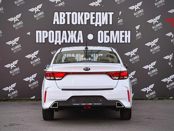 2021 Kia Rio IV Рестайлинг, белый, 1125000 рублей - вид 5