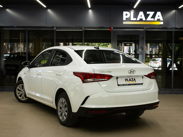 2020 Hyundai Solaris II Рестайлинг, белый, 1400000 рублей - вид 3