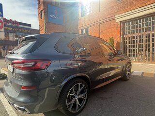 2020 BMW X5 30d IV (G05/G18), серый, 6900000 рублей, вид 5