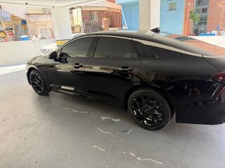 2026 Kia K5 III Рестайлинг, чёрный, 4299999 рублей, вид 4