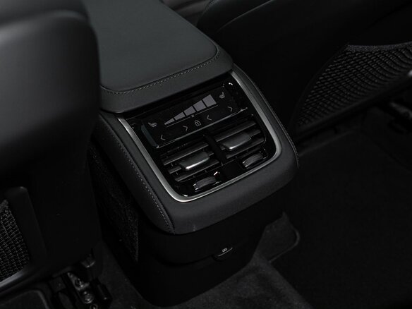 2026 Volvo XC90 B5 II Рестайлинг 2, серебристый, 11980000 рублей - вид 14