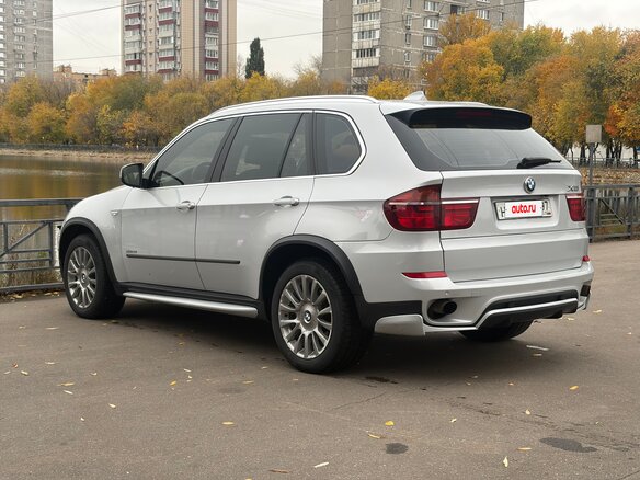 2011 BMW X5 35i II (E70) Рестайлинг, серый, 2399000 рублей - вид 6