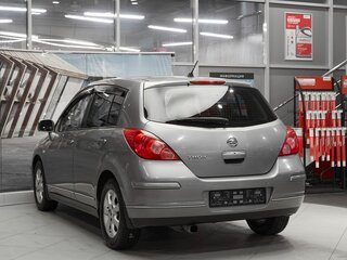 2010 Nissan Tiida I Рестайлинг, серый, 699000 рублей, вид 4