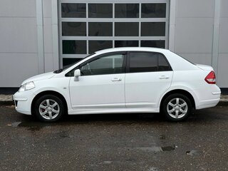 2011 Nissan Tiida I Рестайлинг, белый, 600000 рублей, вид 2