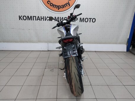 2023 Yamaha MT-09 (FZ-09), синий, 1125000 рублей, вид 4
