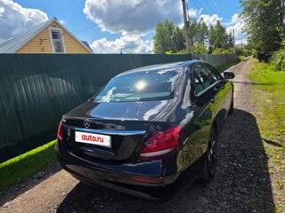 2017 Mercedes-Benz E-Класс 200 V (W213, S213, C238), чёрный, 2600000 рублей, вид 4