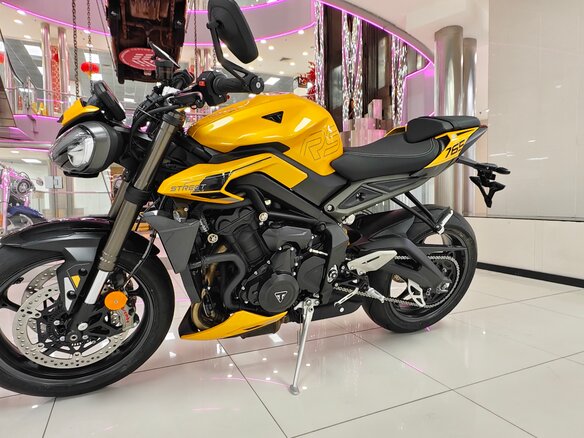 2025 Triumph Street Triple, жёлтый, 1550000 рублей - вид 11