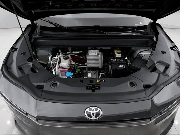 2026 Toyota bZ3X 58.3 kWh, чёрный, 2728486 рублей - вид 10