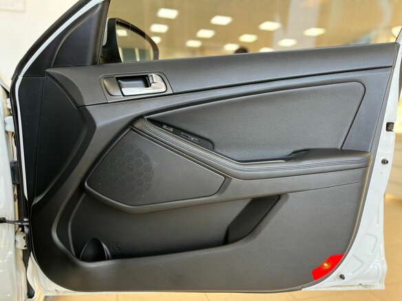2015 Kia Optima III Рестайлинг, белый, 1240000 рублей - вид 23