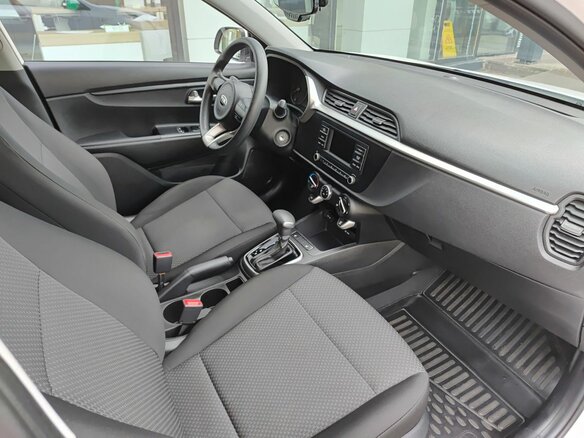 2021 Kia Rio IV Рестайлинг, белый, 1930000 рублей - вид 10