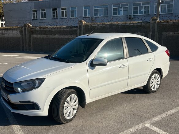 2018 Lada (ВАЗ) Granta I Рестайлинг, белый, 560000 рублей