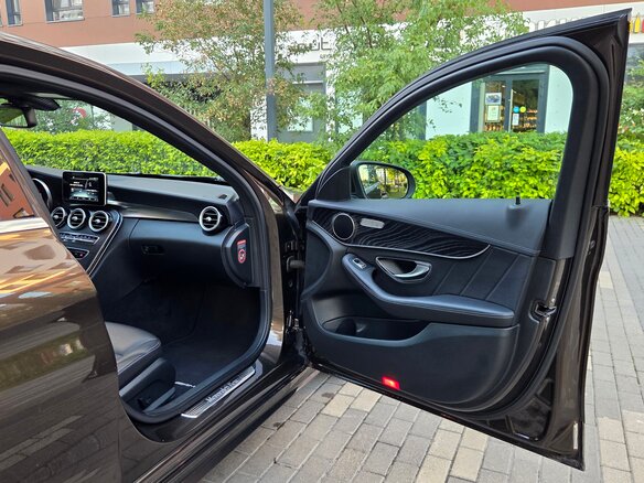 2015 Mercedes-Benz C-Класс 200 IV (W205), коричневый - вид 28