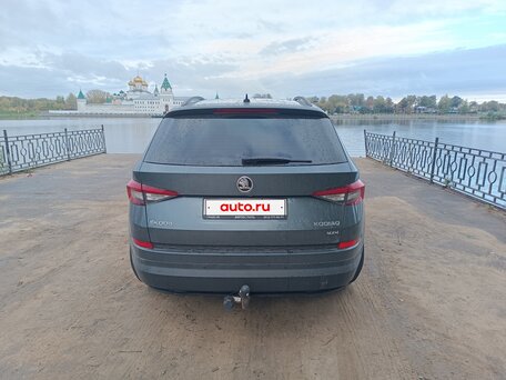 2017 Skoda Kodiaq I, серый, 2299000 рублей, вид 5