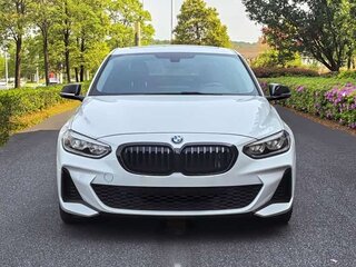 2023 BMW 1 серии 120i III (F52) Рестайлинг, белый, 2240000 рублей, вид 2