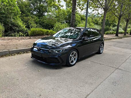 2023 Volkswagen Golf VIII, чёрный, 2010010 рублей, вид 1