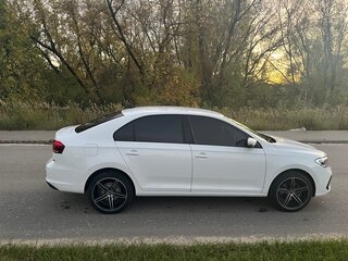 2022 Volkswagen Polo VI, белый, 2000000 рублей, вид 2