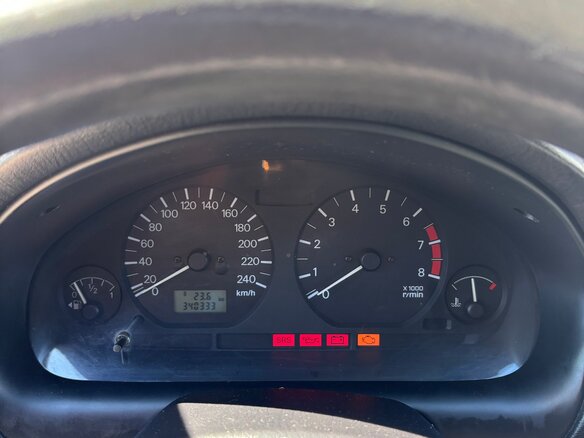 2003 Mitsubishi Carisma I Рестайлинг, серебристый, 190000 рублей - вид 9