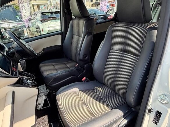 2021 Toyota Noah III (R80) Рестайлинг, белый, 2180000 рублей - вид 11