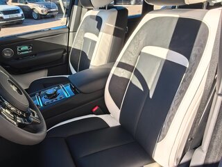 2026 Rolls-Royce Cullinan Black Badge I Рестайлинг (Series II), серый, 69900000 рублей, вид 2