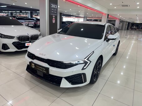 2023 Kia K5 III Рестайлинг, белый, 2390000 рублей, вид 1