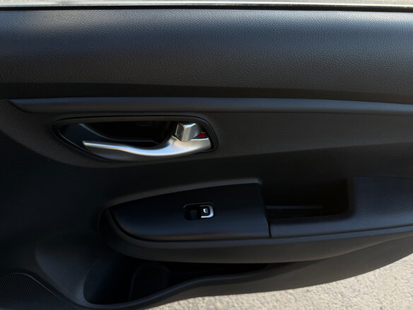 2019 Kia Rio X-Line IV, серебристый - вид 28