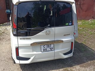 2020 Honda Stepwgn Spada V Рестайлинг, белый, 2700000 рублей, вид 4