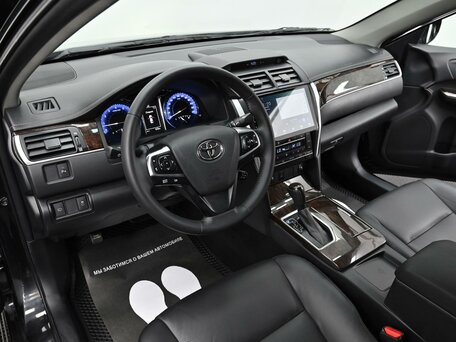 2017 Toyota Camry VII (XV50) Рестайлинг 2, чёрный, 1895000 рублей, вид 5