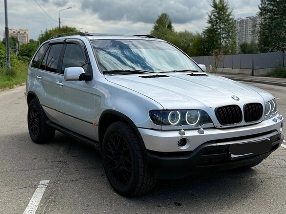 2002 BMW X5 3.0i I (E53), серебристый