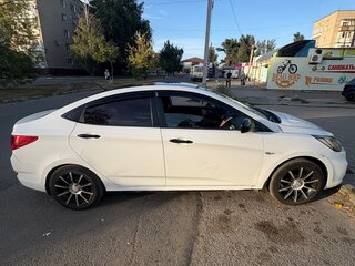 2012 Hyundai Solaris I, белый, 430000 рублей, вид 4