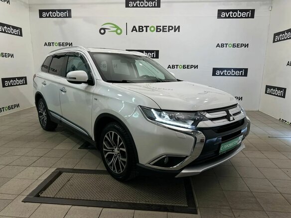 2015 Mitsubishi Outlander III Рестайлинг 2, белый - вид 2