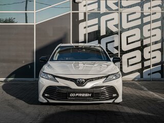 2018 Toyota Camry VIII (XV70), белый, 2288000 рублей, вид 3