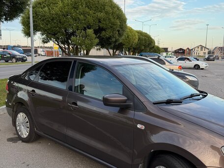 2015 Volkswagen Polo V Рестайлинг, коричневый, 900000 рублей, вид 5