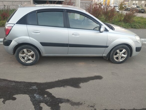 2009 Kia Rio II, серебристый, 325000 рублей - вид 1