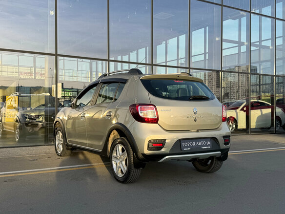 2017 Renault Sandero Stepway II, бежевый, 730000 рублей - вид 6