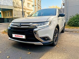 2015 Mitsubishi Outlander III Рестайлинг 2, белый, 1350000 рублей, вид 1