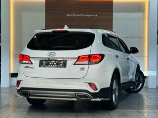 2017 Hyundai Santa Fe Grand III Рестайлинг, белый, 2499000 рублей, вид 4