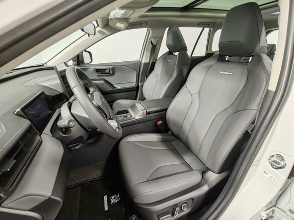 2026 Toyota RAV4 VI (XA60), белый, 4590000 рублей - вид 19