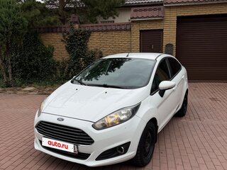 2016 Ford Fiesta Mk6 Рестайлинг, белый, 725000 рублей, вид 2