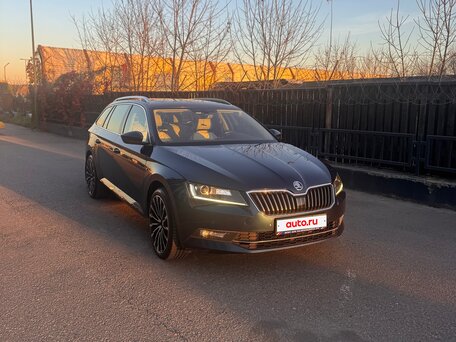 2017 Skoda Superb III, синий, 2300000 рублей, вид 3
