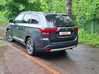 2017 Mitsubishi Outlander III Рестайлинг 2, серый, 2450000 рублей, вид 3