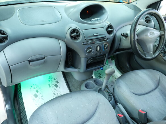2000 Toyota Vitz I (P10), розовый, 329000 рублей - вид 15