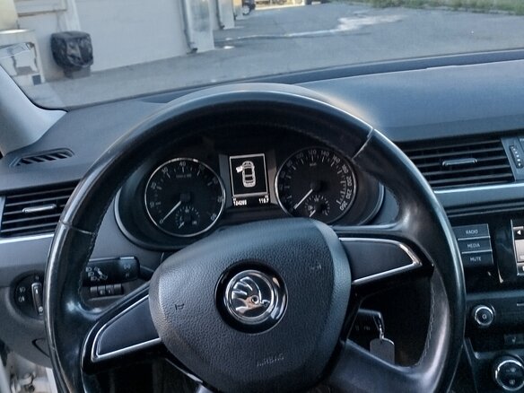 2014 Skoda Octavia III (A7), белый, 1400000 рублей - вид 11