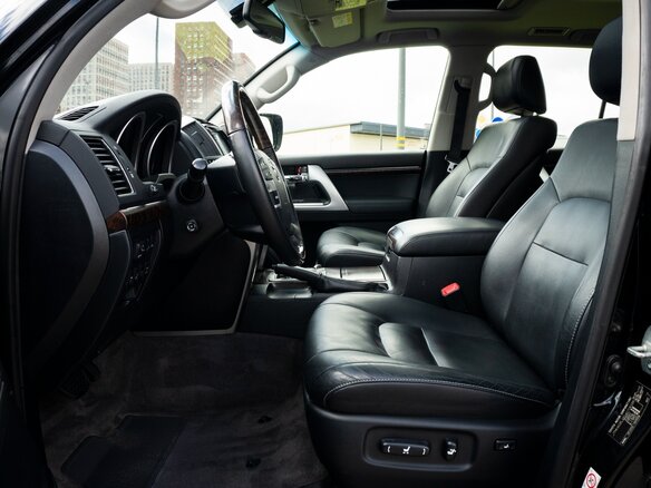 2014 Toyota Land Cruiser 200 Series Рестайлинг 1, чёрный, 4049999 рублей - вид 11