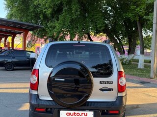 2012 Chevrolet Niva I Рестайлинг, серебристый, 405000 рублей, вид 5