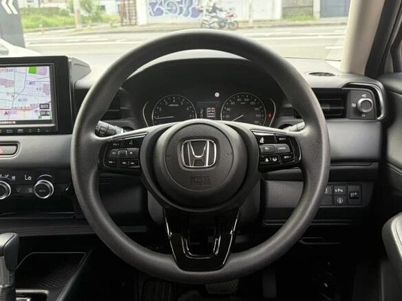 2022 Honda Vezel II, белый, 1760000 рублей - вид 13