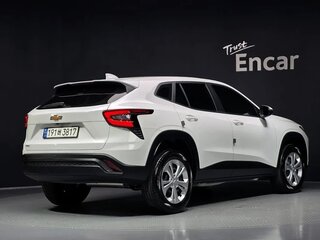 2023 Chevrolet Trax II, белый, 1817000 рублей, вид 3