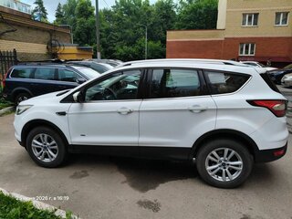 2018 Ford Kuga II Рестайлинг, белый, 1660000 рублей, вид 4