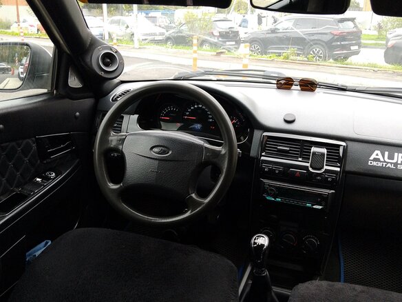2010 Lada (ВАЗ) Priora I, белый, 320000 рублей - вид 4