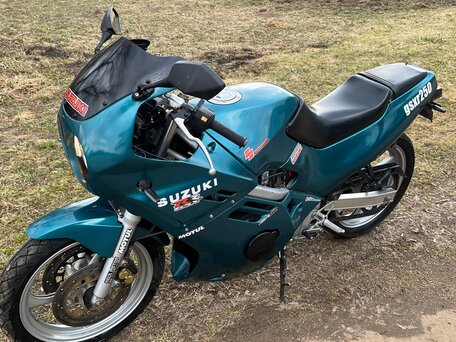 1990 Suzuki GSR 250, зелёный, 75000 рублей, вид 1