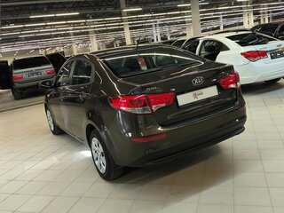 2015 Kia Rio III Рестайлинг, коричневый, 870000 рублей, вид 3